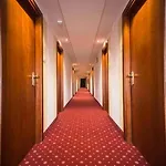Hotel Everest 3*