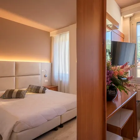 Hotel Everest