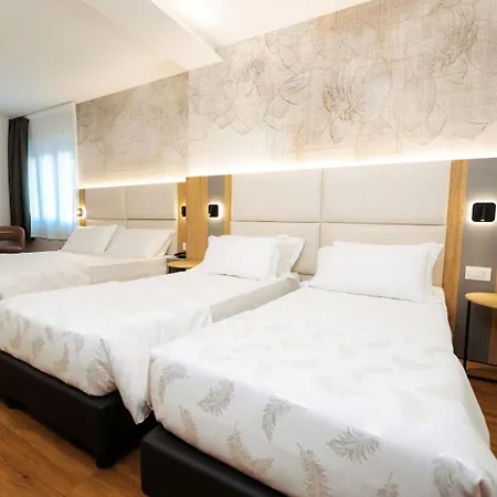 Everest Hotel 3*