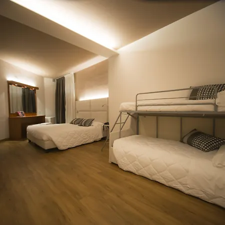 Everest Hotel