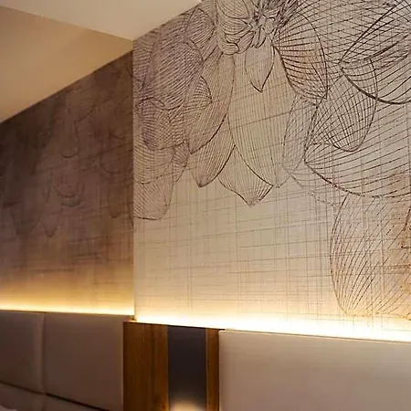Everest Hotel Trento