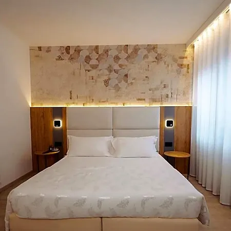 Hotel Everest