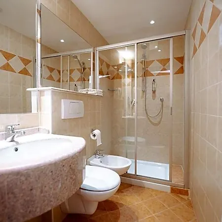 Everest Hotel Trento