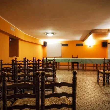 Everest Hotel