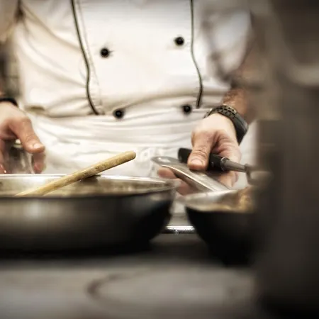 エベレスト ホテル 3*