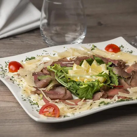 ホテル エベレスト トレント